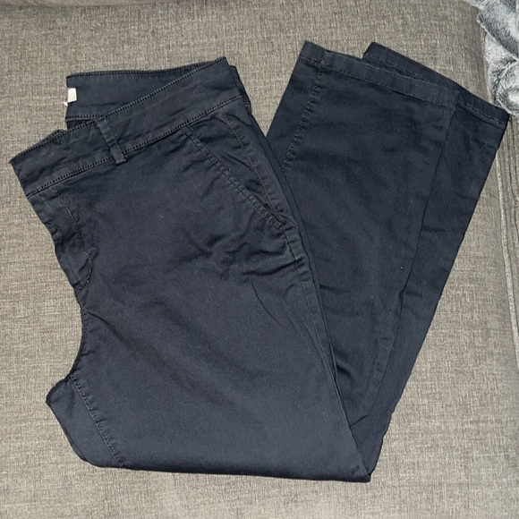 EUC LOFT Women’s Chino Pants in size 14 - white, charcoal grey, red, and green - Picture 5 of 12